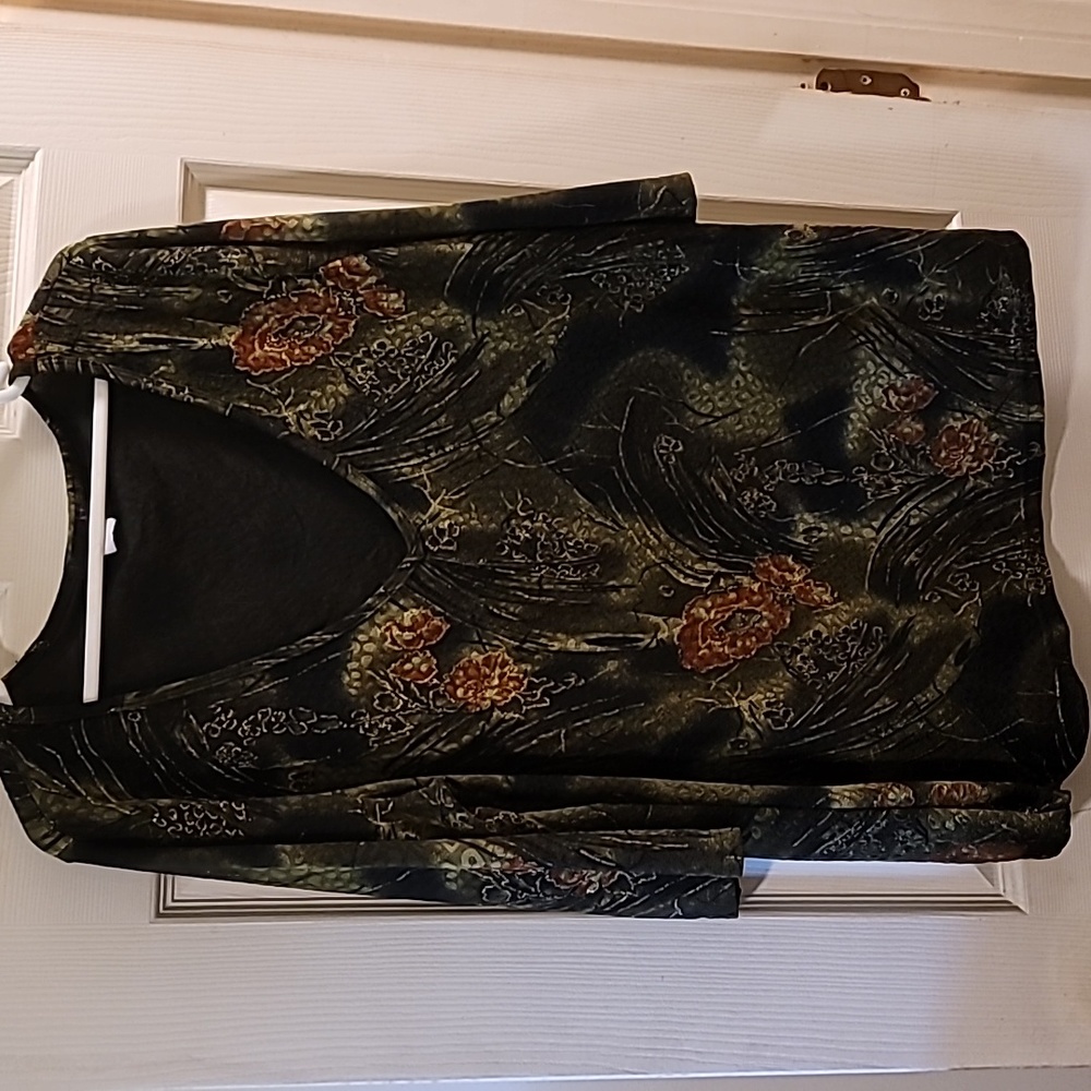 Womens plus size top 2X
